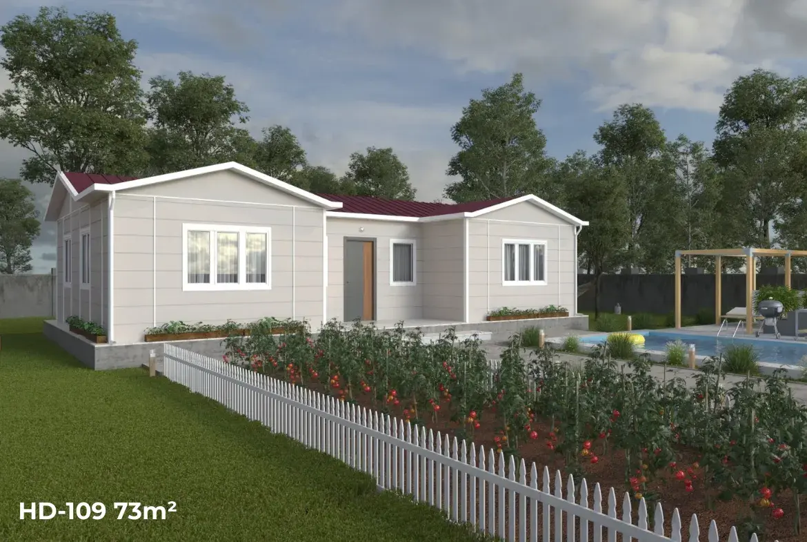 :Tekirdağ Trakya’da 73 m² HD-109 model tek katlı prefabrik ev, geniş bahçesi ve havuzuyla yan cephe görünümü