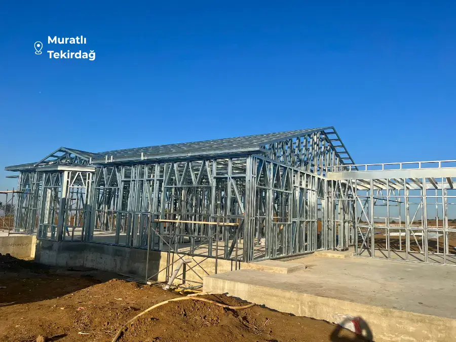 Tekirdağ Muratlı’da çelik karkas prefabrik ev yapım aşaması – Hibrit Design