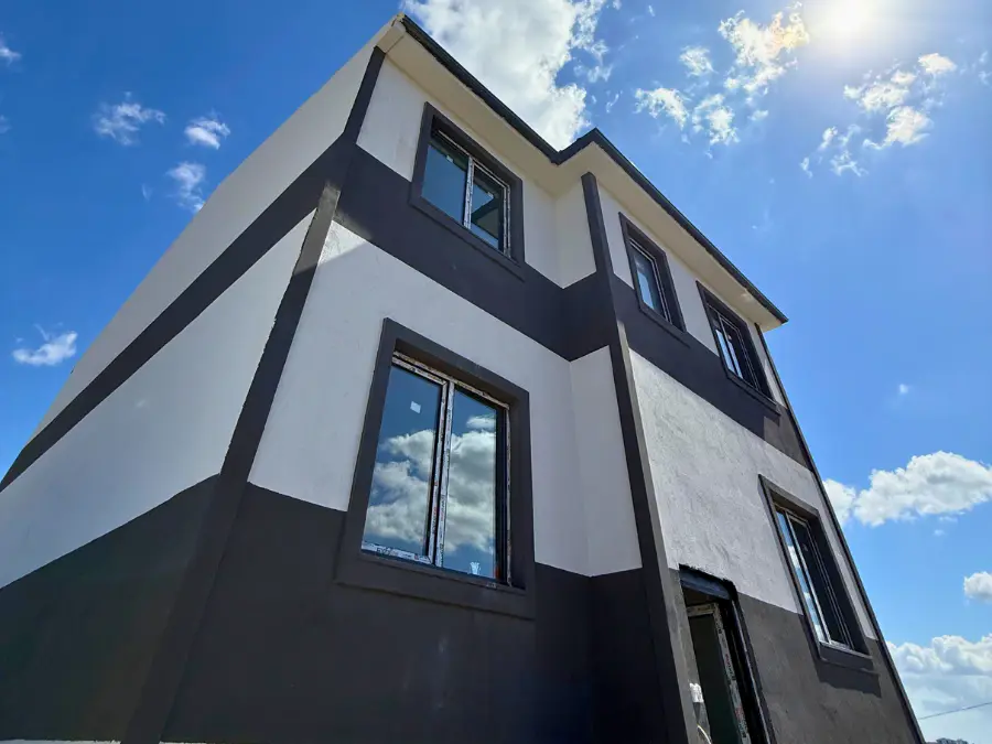 Kapakli Iki Katli Çelik Ev Tekirdağ Genis Camlar – Prefabrik / Çelik Ev